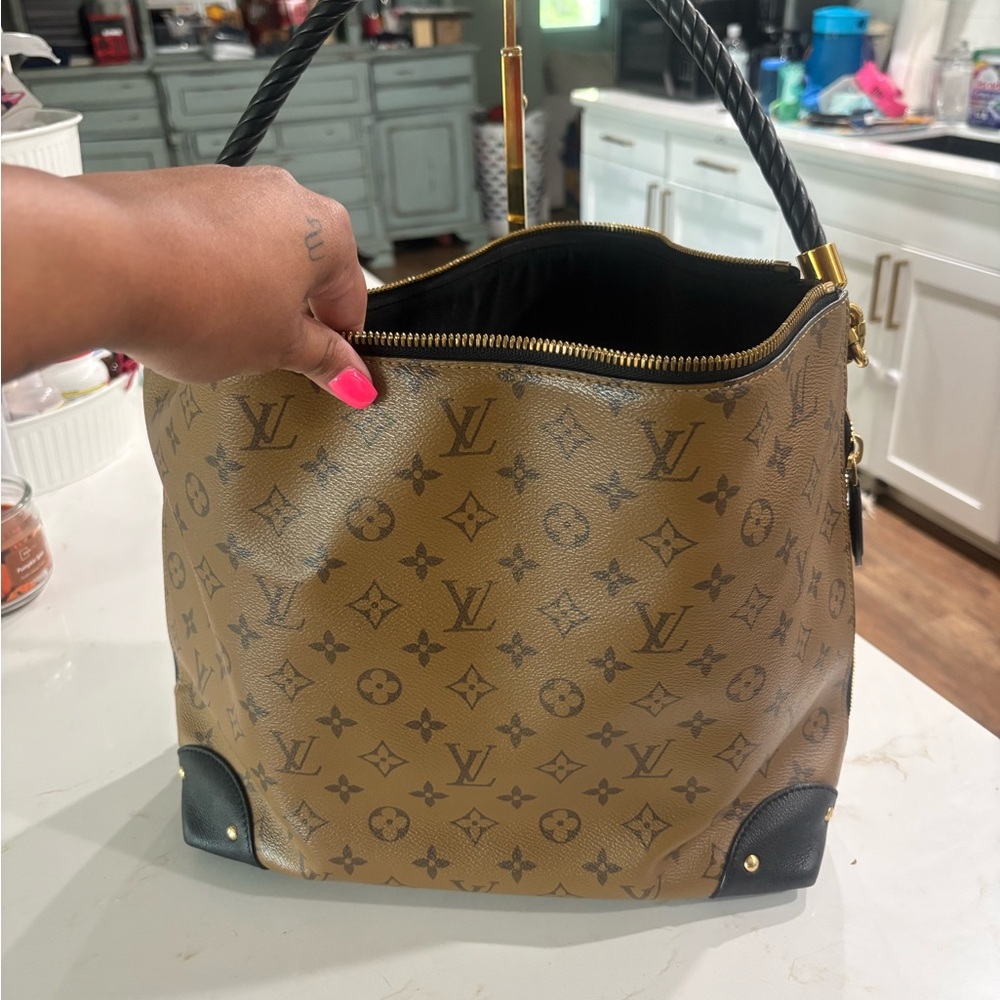 Louis Vuitton Brown Monogram triangle softy - Picture 4 of 8